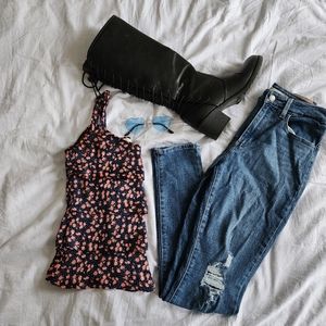 🚨 4/$20 Stylish Floral Ruffled Tank Top